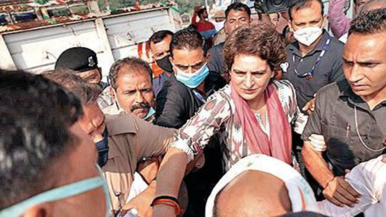 Police said they stopped her because the district magistrate of Agra had requested not to allow any political personalities to visit because of law and order issues