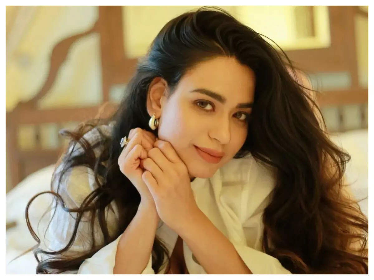 Soundarya Sharma on her music video 'Mast Barsaat': This song was close to Wajid sir, so Sajid sir wanted to dedicate this to him on his birthday | Hindi Movie News - Soundarya Sharma on her music video 'Mast Barsaat': This song was close to Wajid sir, so Sajid sir wanted to dedicate this to him on his birthday | Hindi Movie News -