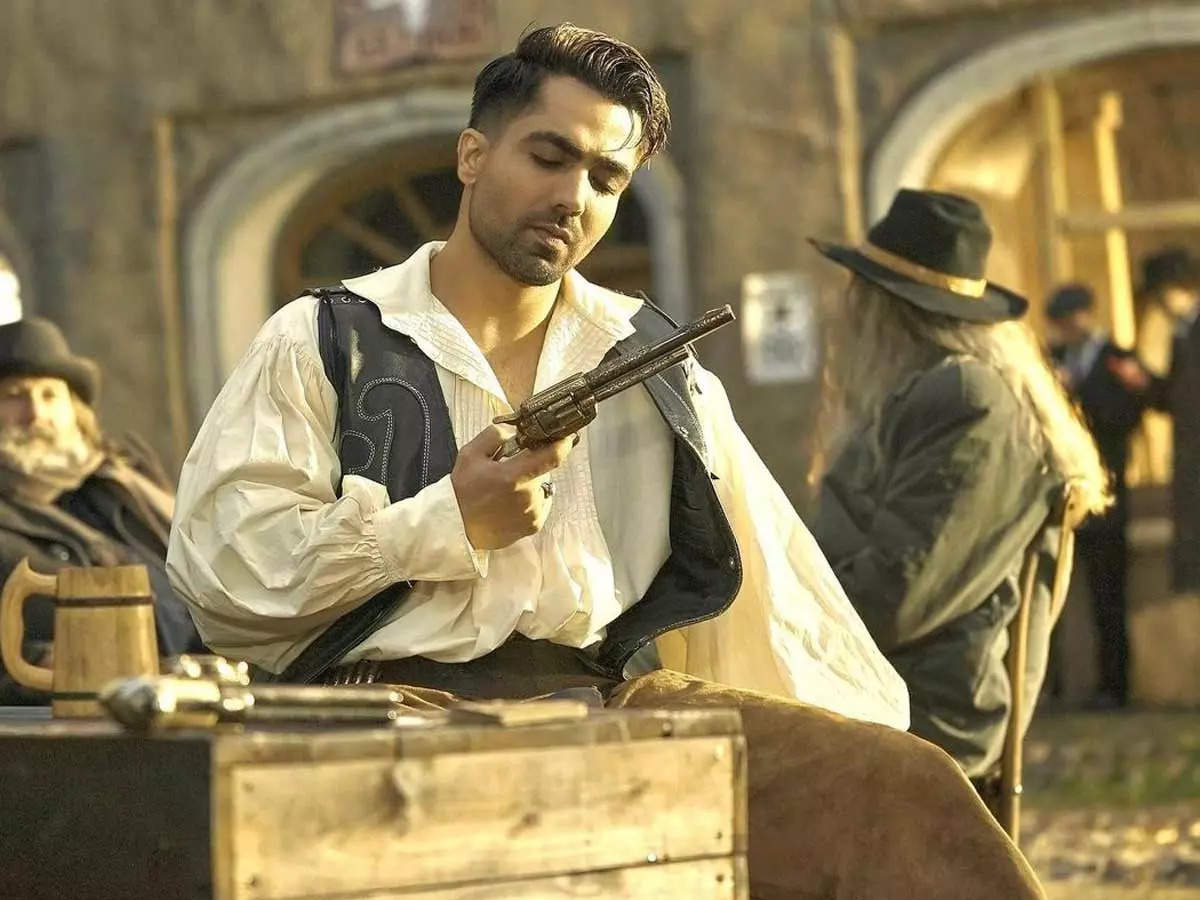 Harrdy Sandhu hooks all with the BTS pictures from 'Bijlee Bijlee' |  Punjabi Movie News - Times of India
