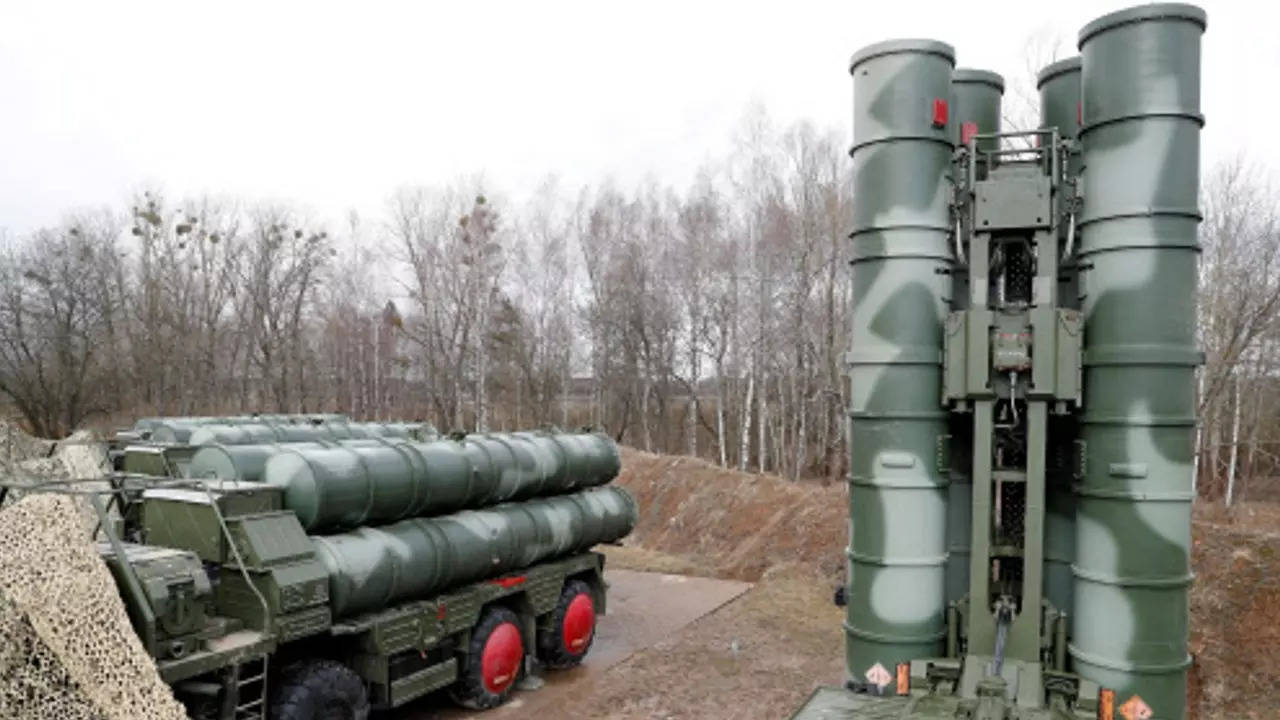 S-400 'Triumph' surface-to-air missile system. (Credits: Reuters)
