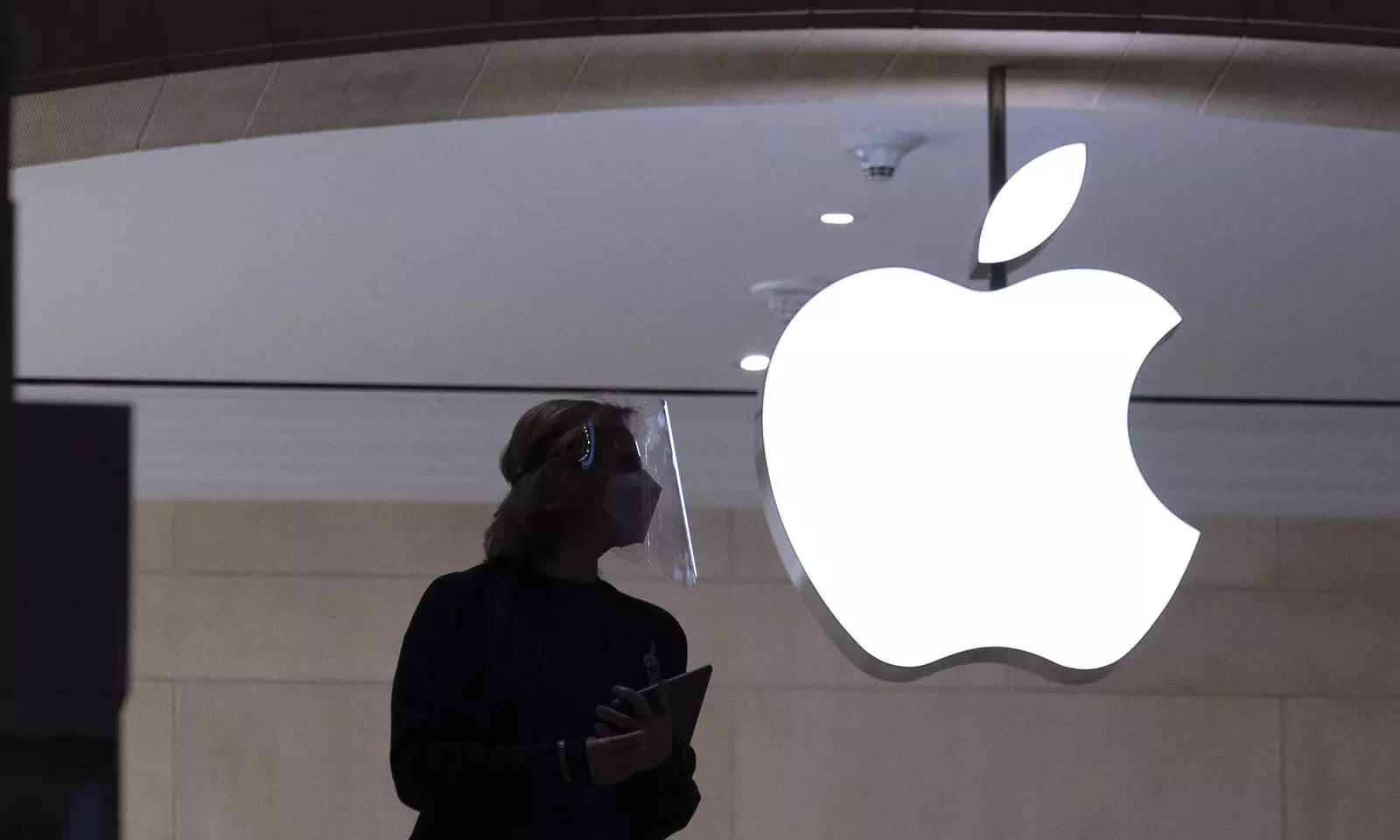 New Research Suggests Apple Is Tracking Users Even When Their Privacy Settings Turned Off!