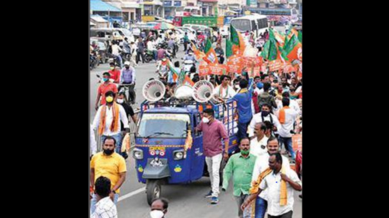 BJP youth members hit the streets demanding Dibya Shankar Mishra’s resignation