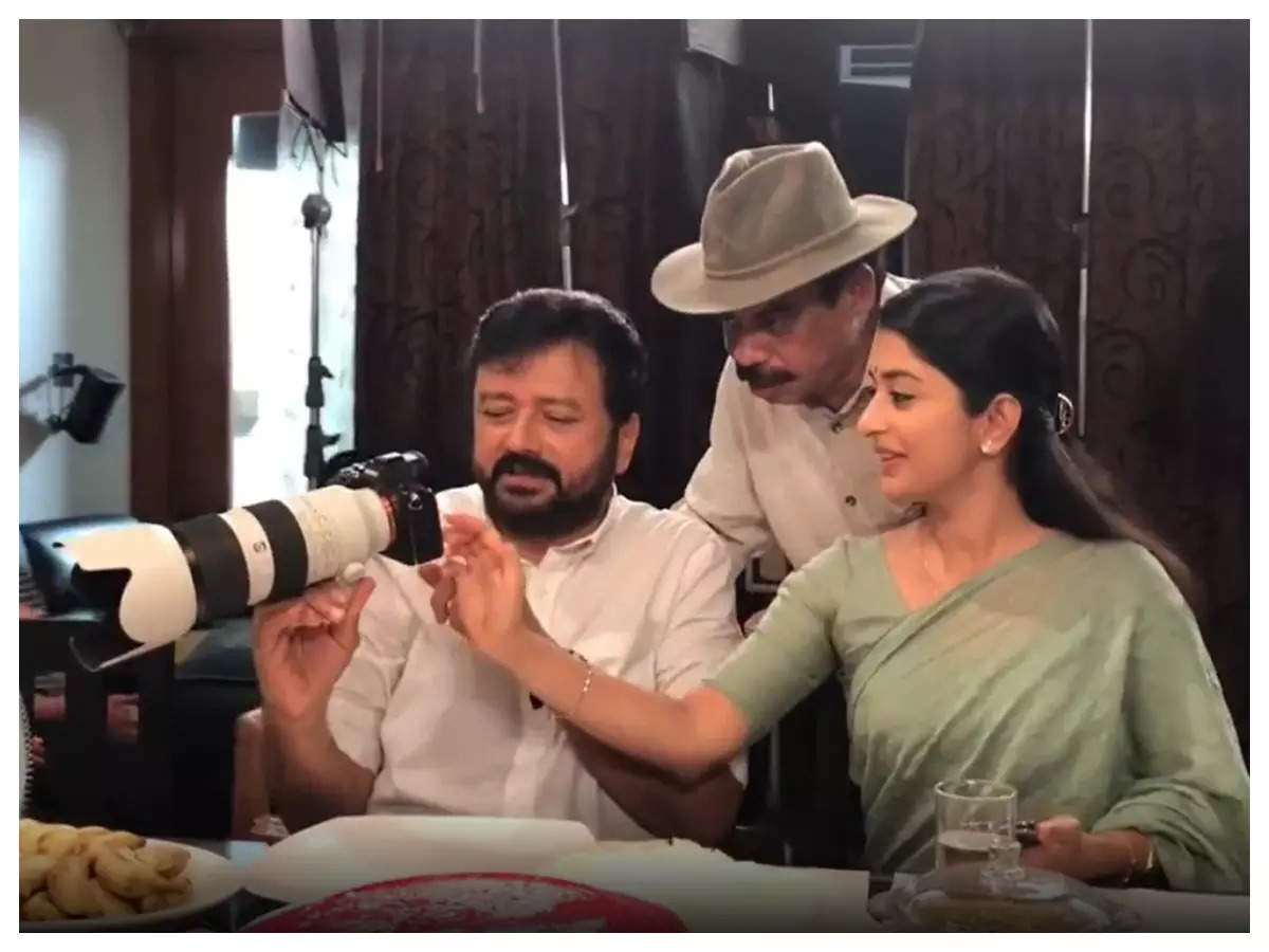 Watch: Jayaram and Meera Jasmine shooting for Sathyan Anthikad film |  Malayalam Movie News - Times of India