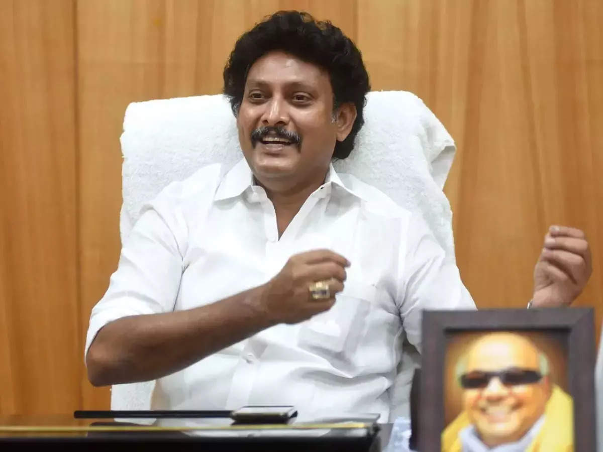 Tamil Nadu dropouts enrollment: Tamil Nadu: 1.3 lakh dropouts enrolled back  in schools in 5 months, says minister Anbil Mahesh Poyyamozhi - Times of  India