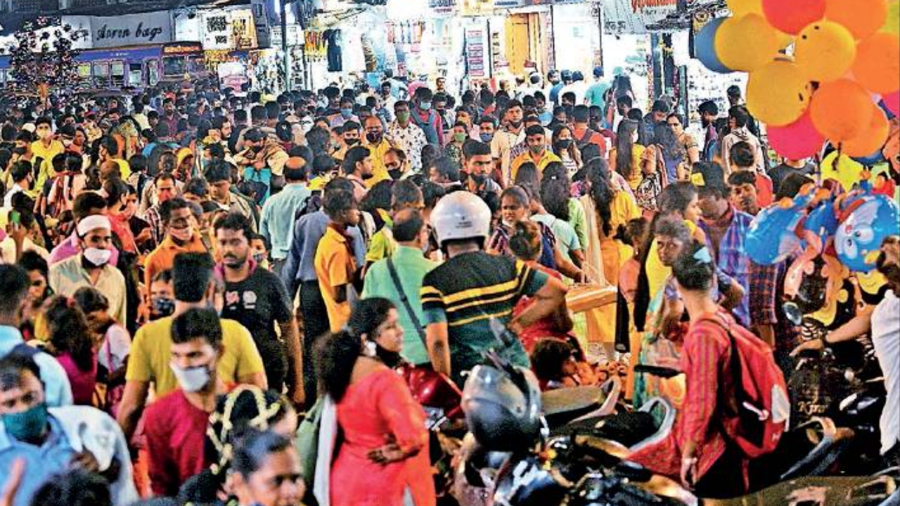 Dhanteras shopping crowds in Malad on Tuesday, when, after a record dip, cases and deaths rose in Maharashtra