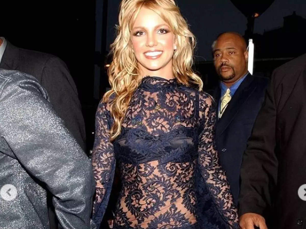 britney spears black lace dress