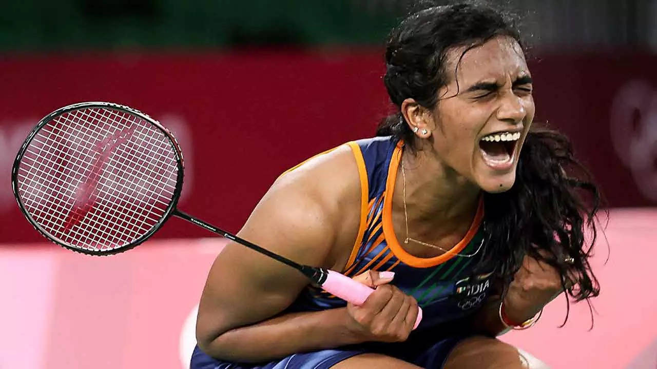 Sindhu, Praneeth cruise into quarters, Srikanth loses in Indonesia Open Badminton News
