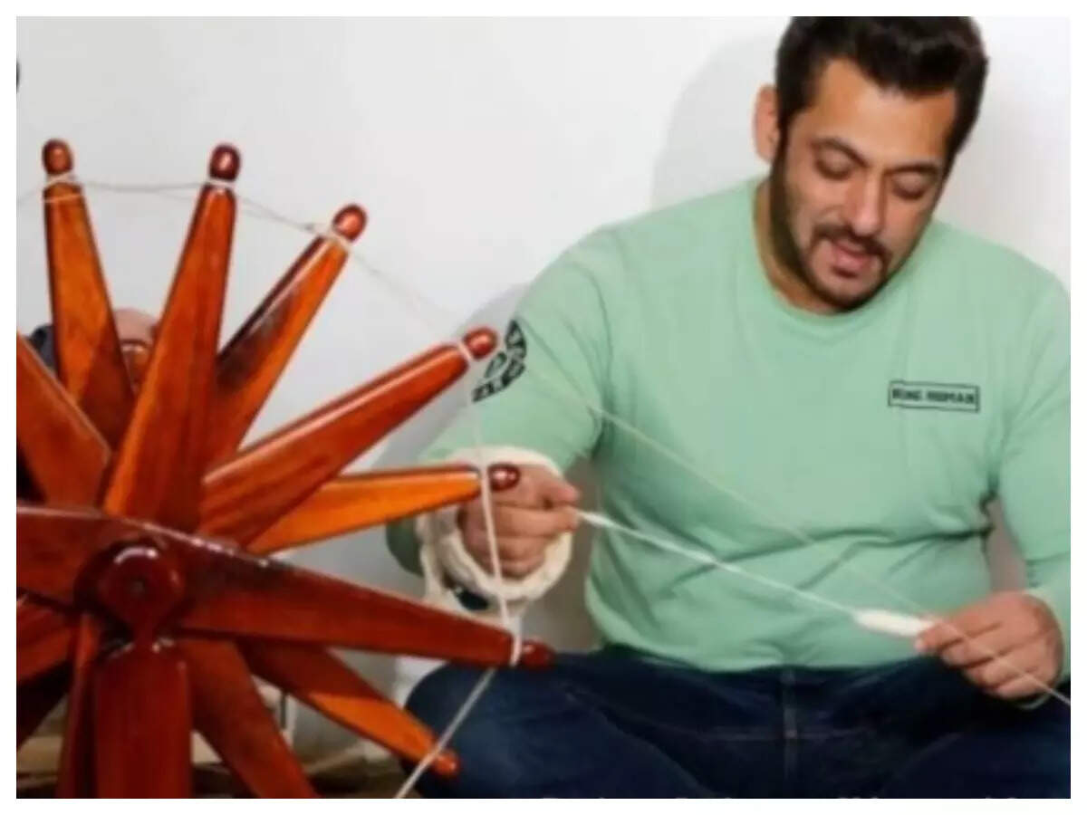 salman: Salman Khan spends time at Sabarmati Ashram in Gujarat as he  promotes 'Antim: The Final Truth' – See pics | Hindi Movie News - Times of  India