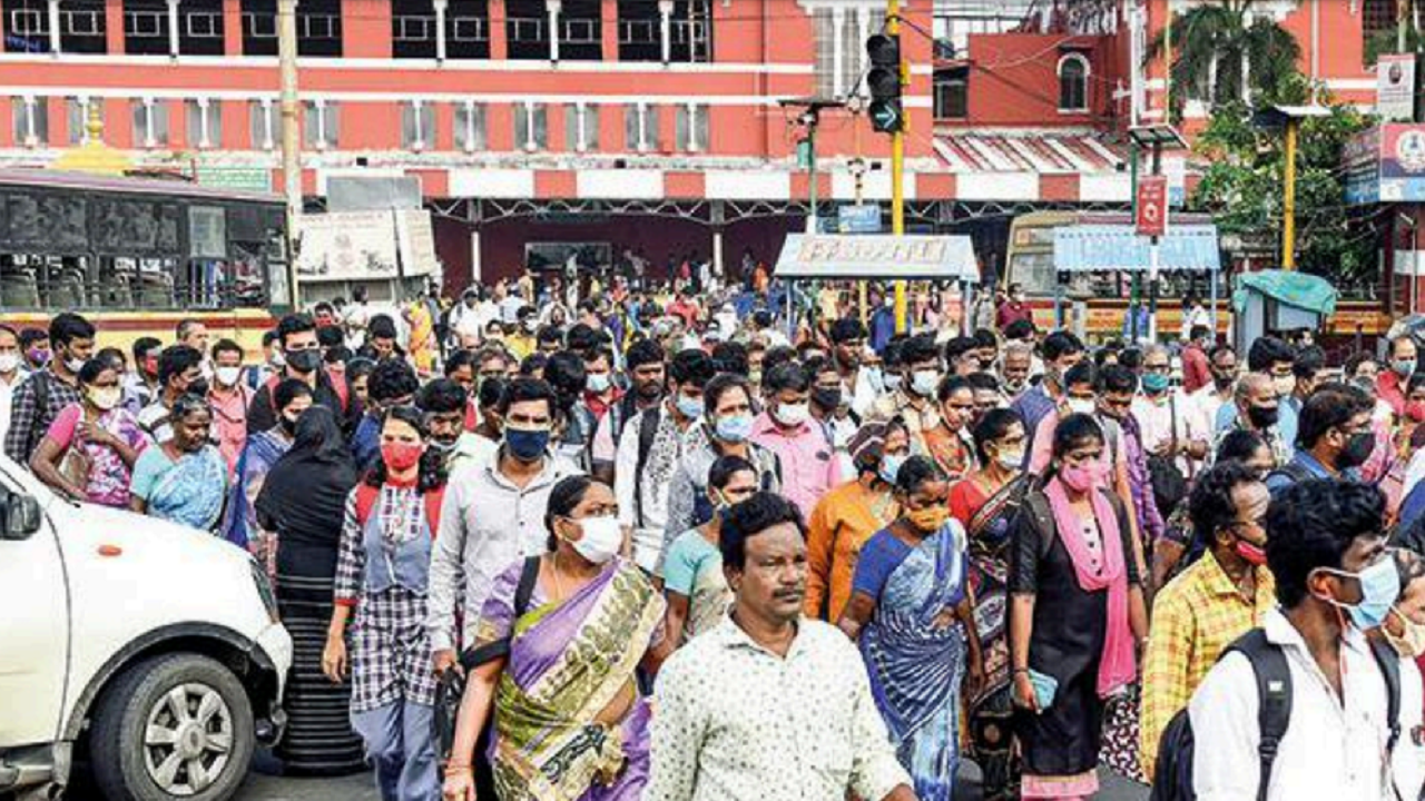 For every three minutes, a wave of about 300 people dart across the Poonamallee high road at Chennai Central railway station junction.