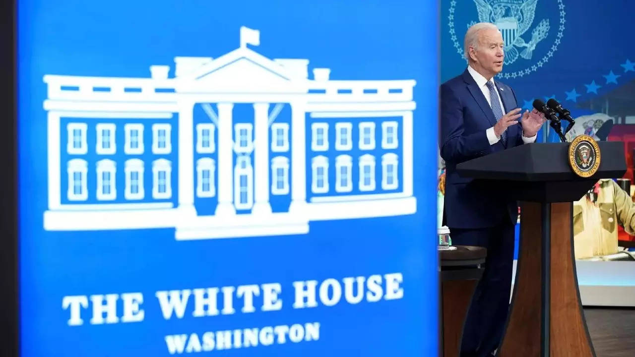 Biden speech that otherwise struck a largely bipartisan tone, But it served as fresh evidence that after taking it on the chin for months, Biden and his allies are increasingly willing to hit back. (AP photo)