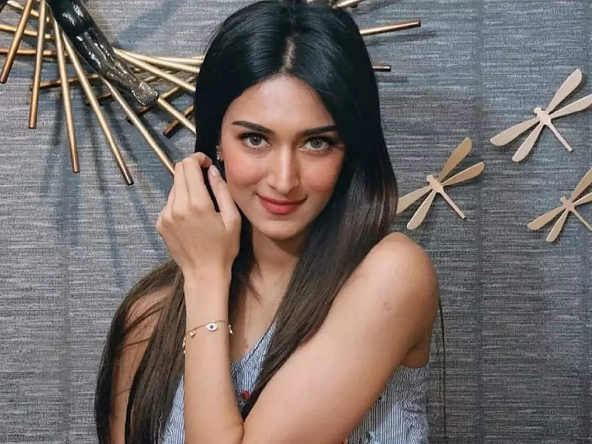 Erica Fernandes reveals the secret behind her viral social media posts - Times of India