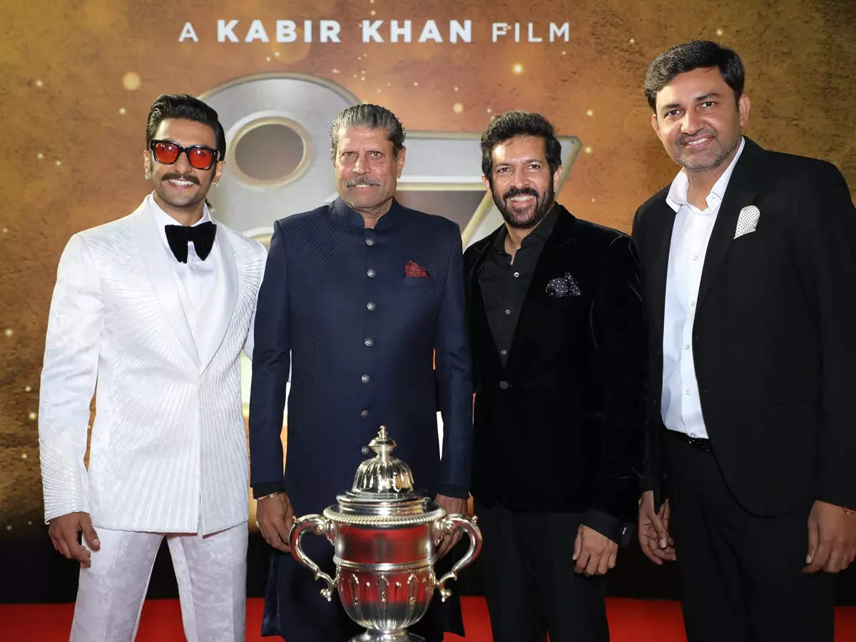 Ranveer Singh, Kapil Dev, Kabir Khan & others make stylish entry at 83  screening