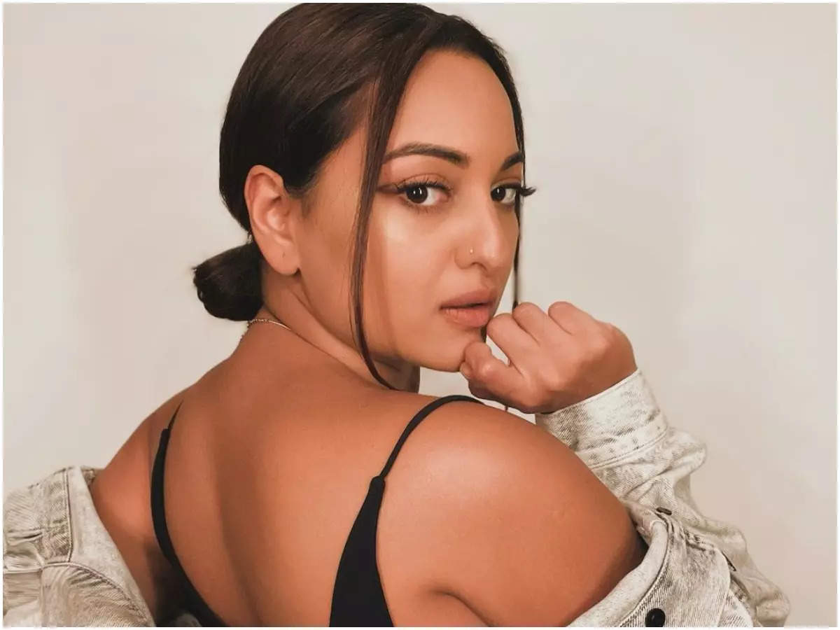 1200px x 900px - Sonakshi Sinha missed doing THIS in 2021 | Hindi Movie News - Times of India