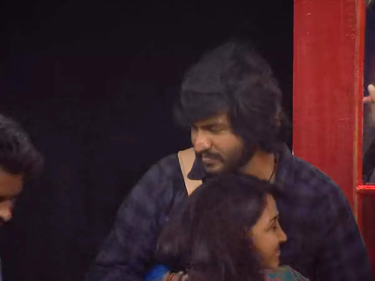 Is this the contestant who walked out of 'Bigg Boss Tamil 6' with the money  bag? - Tamil News - IndiaGlitz.com