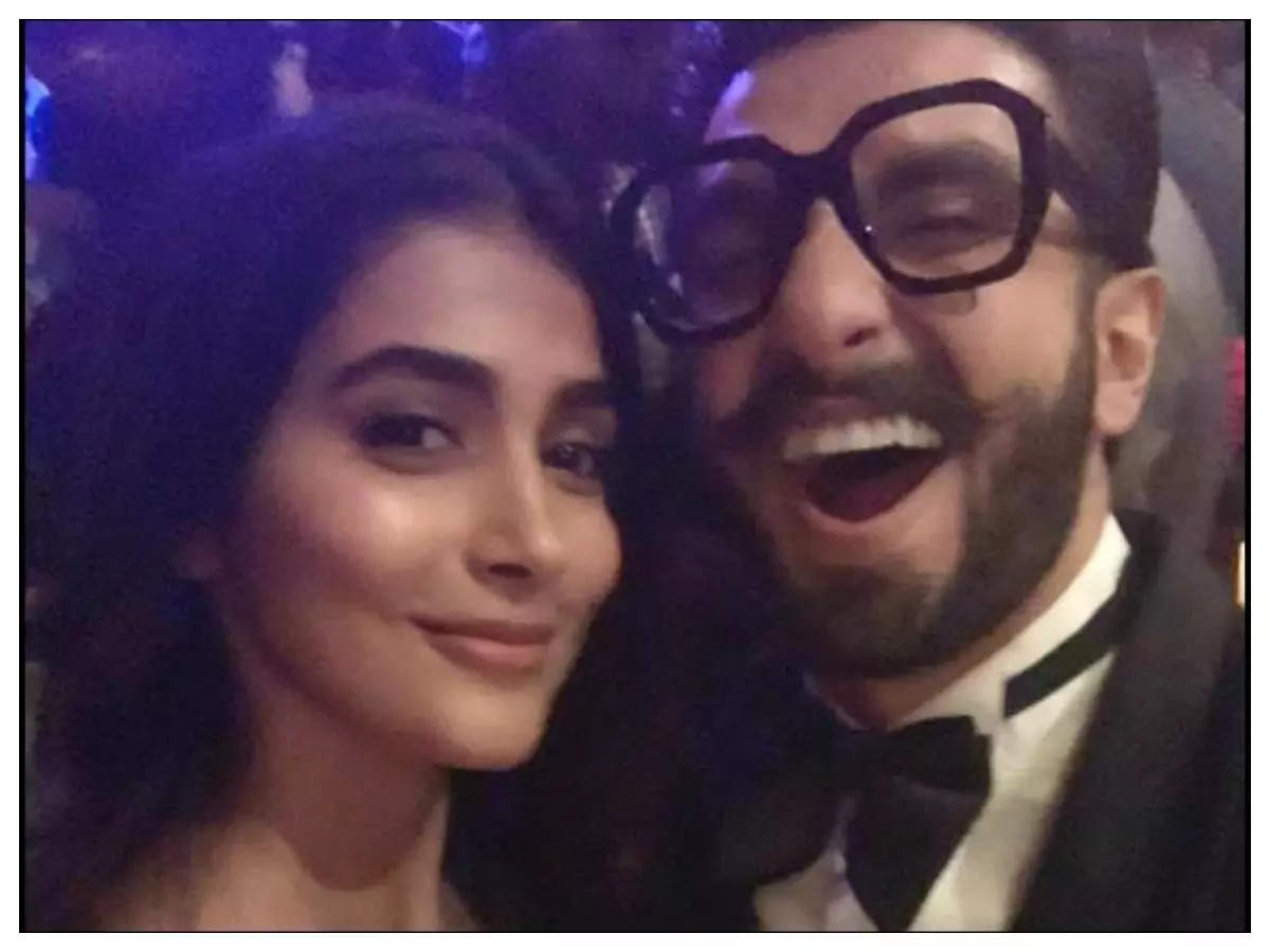 Pooja Hegde opens up about bonding with Ranveer Singh on the sets ...