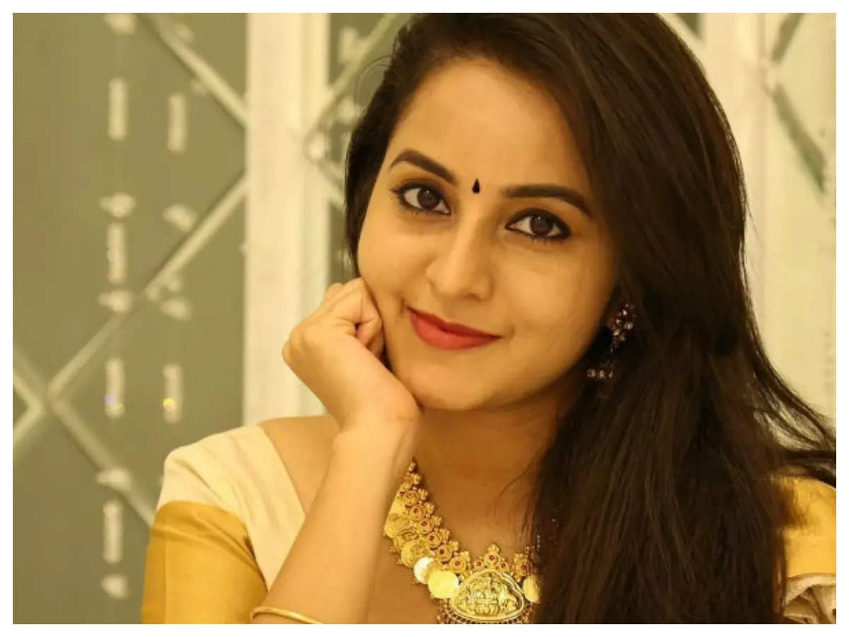 Bhama quashes rumours says, 'Me and my family, we are in great ...