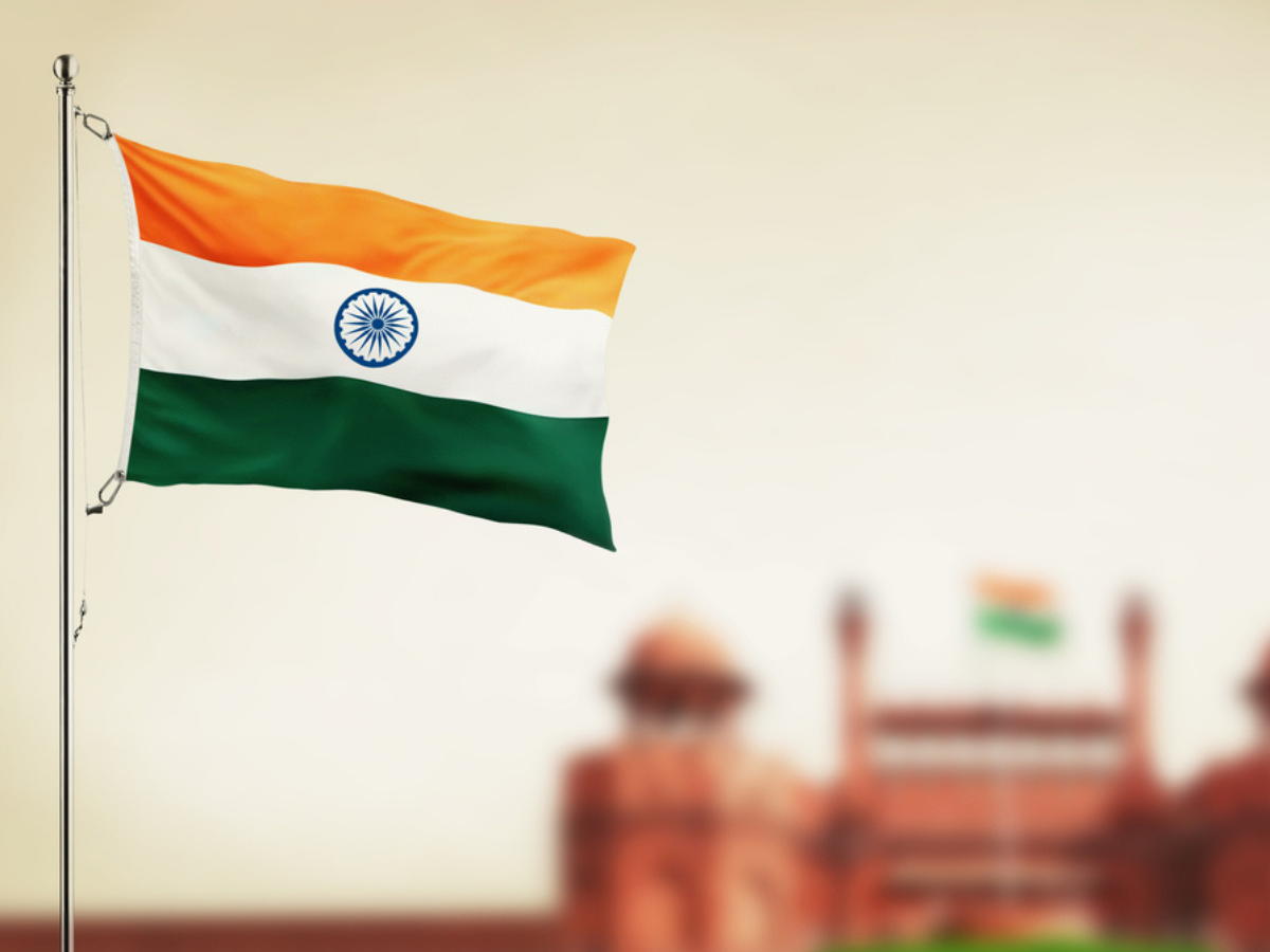 Ngày Quốc khánh Ấn Độ đang đến gần và những chuẩn bị cho lễ kỷ niệm đang diễn ra. Hòa mình vào không khí kiêu hãnh và tự hào của đất nước, bạn sẽ có một trải nghiệm đáng nhớ và cảm giác hào hứng khi tham gia các hoạt động chào mừng ngày lễ quốc gia của Ấn Độ.