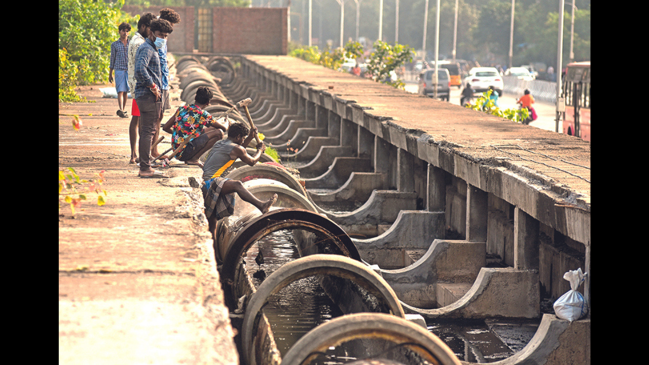 Work is underway to replace old sewage pipes near Adyar with cast-iron ones 