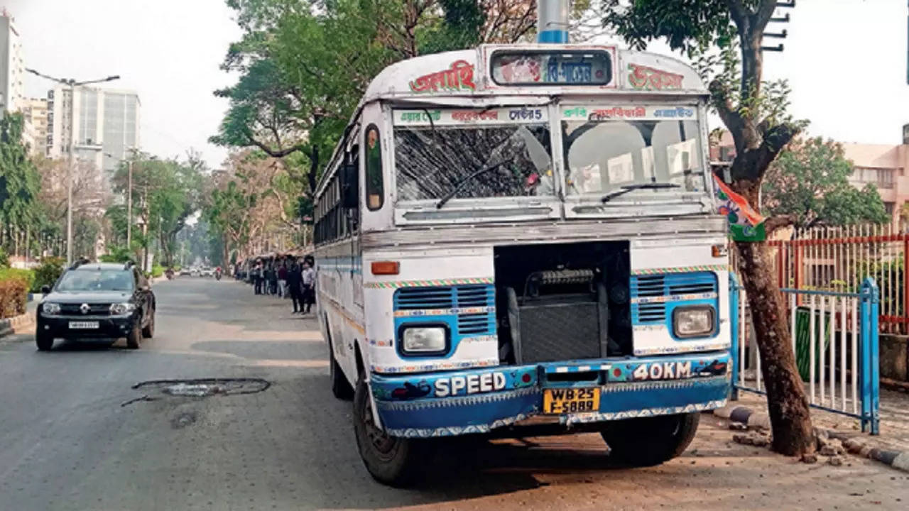 Blind Spot Casualty: Bus Runs Over Cyclist In Sec V | Kolkata News - Times  of India