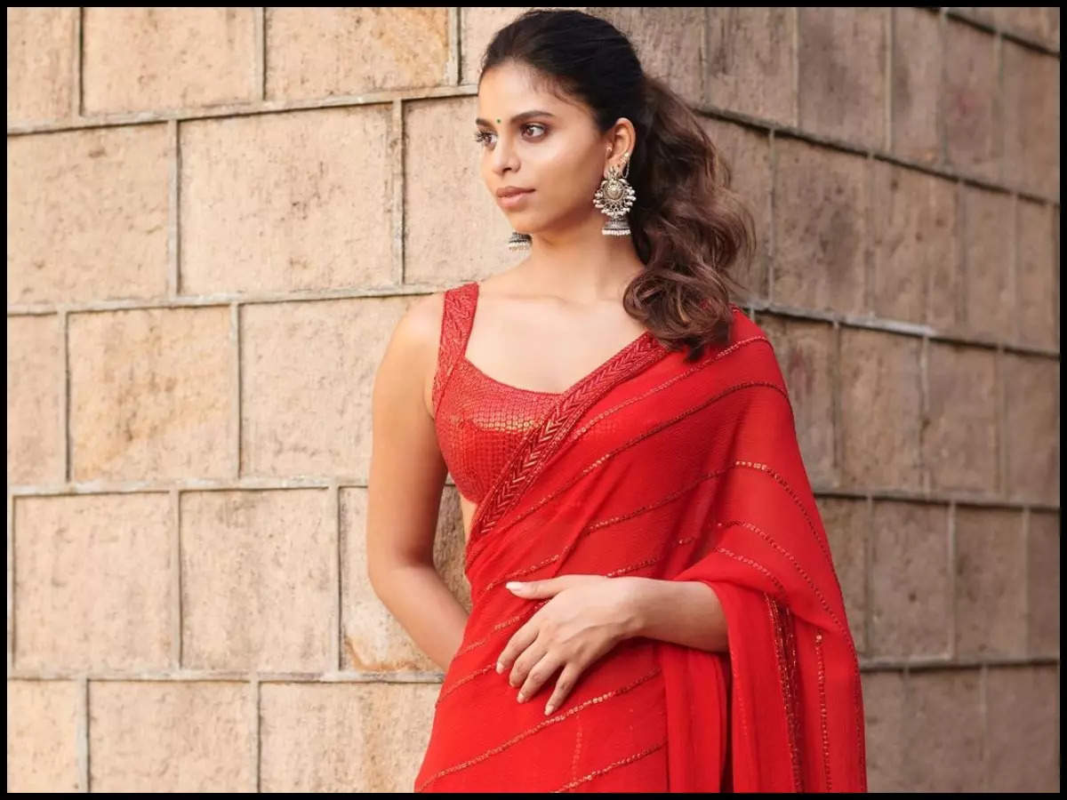 Shah Rukh Khan's daughter Suhana Khan makes heads turn as she stuns in a red saree | Hindi Movie News - Times of India