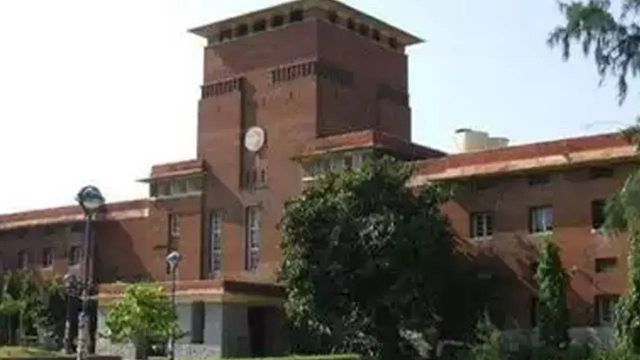 Delhi University.