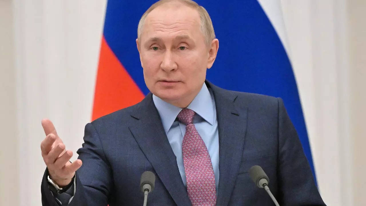 Putin Blames Kyiv For Escalation, But Says Diplomacy Should 'intensify ...