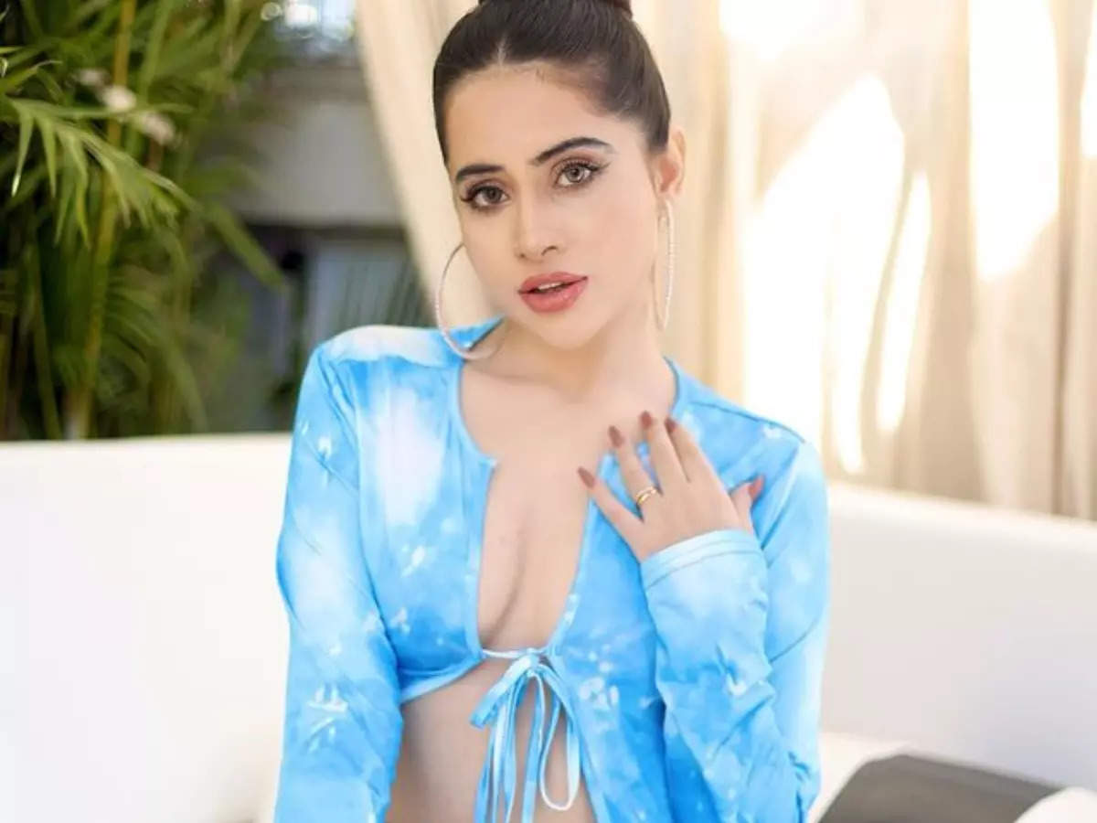 Urfi Javed accuses casting director of attempting 'sexual assault' on her; gets support from Priyank Sharma and young girls - Times of India
