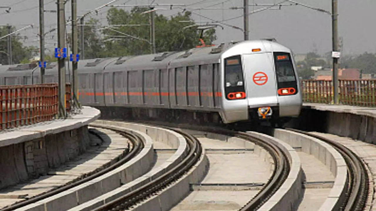 Delhi Metro makes room for more on 3 of its busiest lines with 8-coach  trains | Delhi News - Times of India