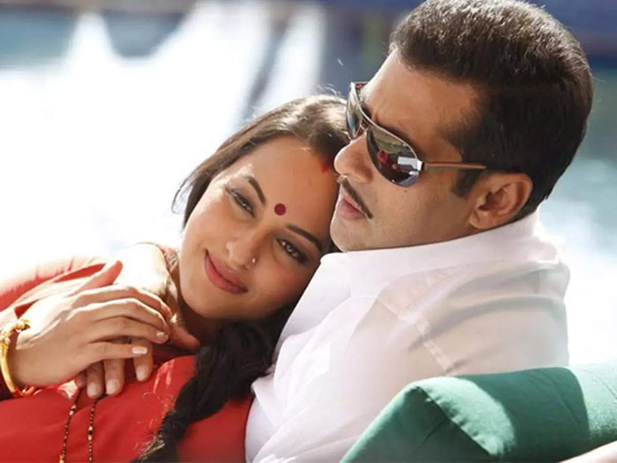 Fact Check: Has Salman Khan secretly married Sonakshi Sinha? Here's the  truth about the viral wedding photo | Hindi Movie News - Times of India