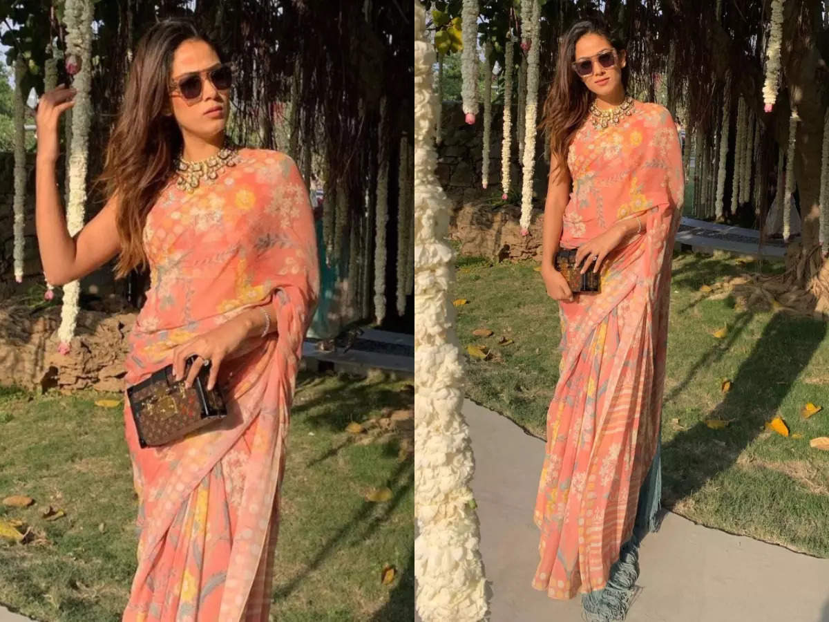 Guess The Price Of Mira Kapoor S Gorgeous Chiffon Sari Times Of India