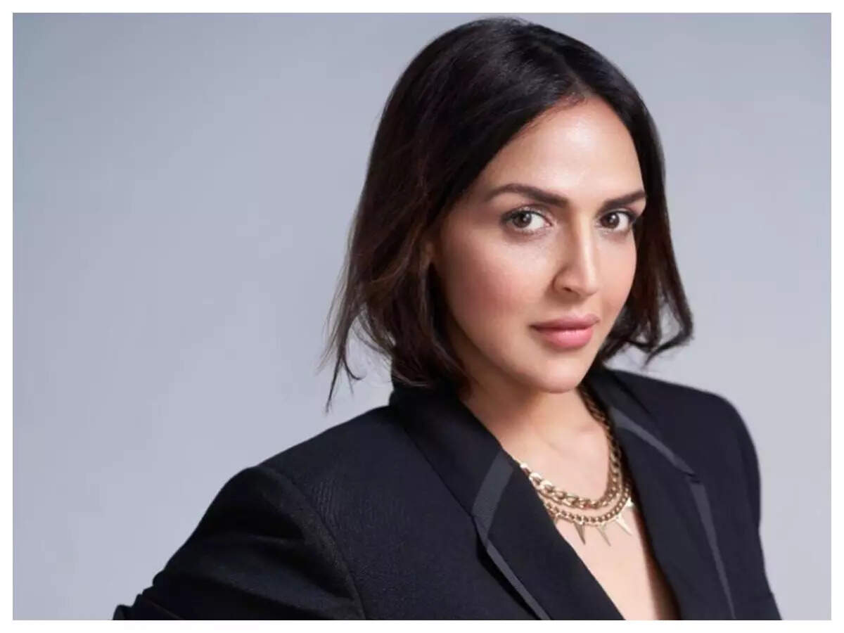 Women's Day Special! Esha Deol: The one woman I look up to with immense  respect and admiration is my mother Hema Malini | Hindi Movie News - Times  of India