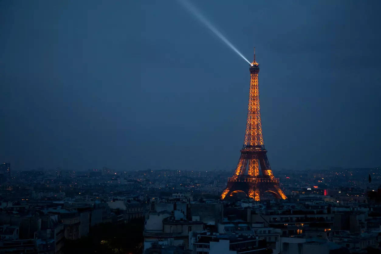 The Eiffel Tower has grown by nearly 20 ft, and here’s how?