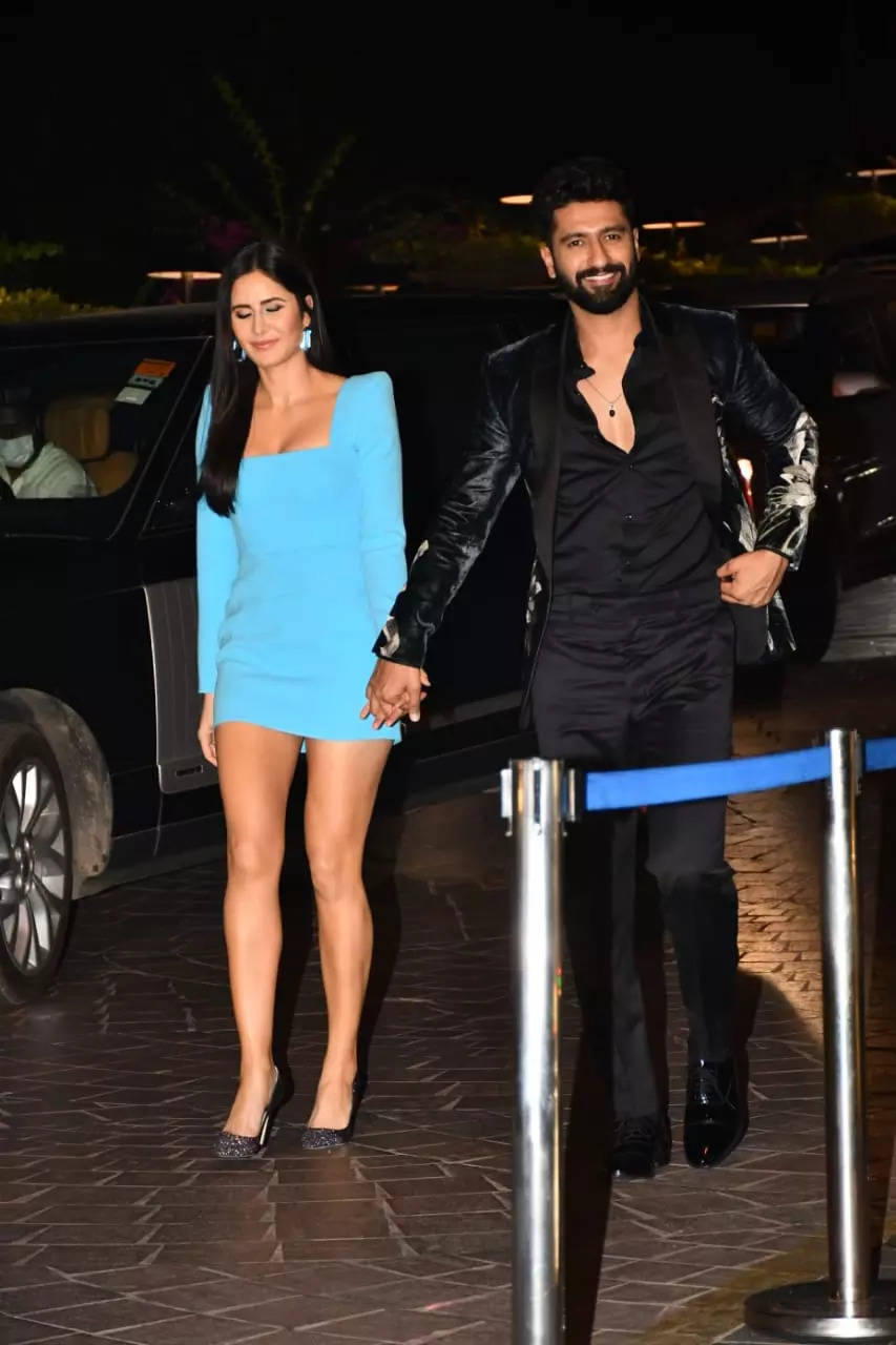 Vicky Kaushal and Katrina Kaif make their first red-carpet appearance after  marriage holding hands; fans call them 'hot couple' – See photos | Hindi  Movie News - Times of India