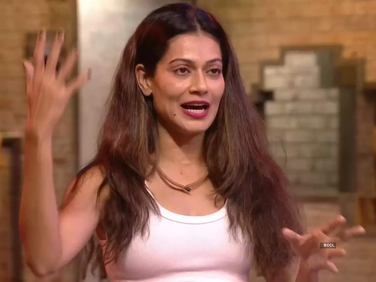 Lock Upp: Payal Rohatgi reveals 'I did vashikaran to save my career'; Kangana Ranaut jokes 'Sangram will be wondering if he loves you because of kaala-jaadu' - Times of India