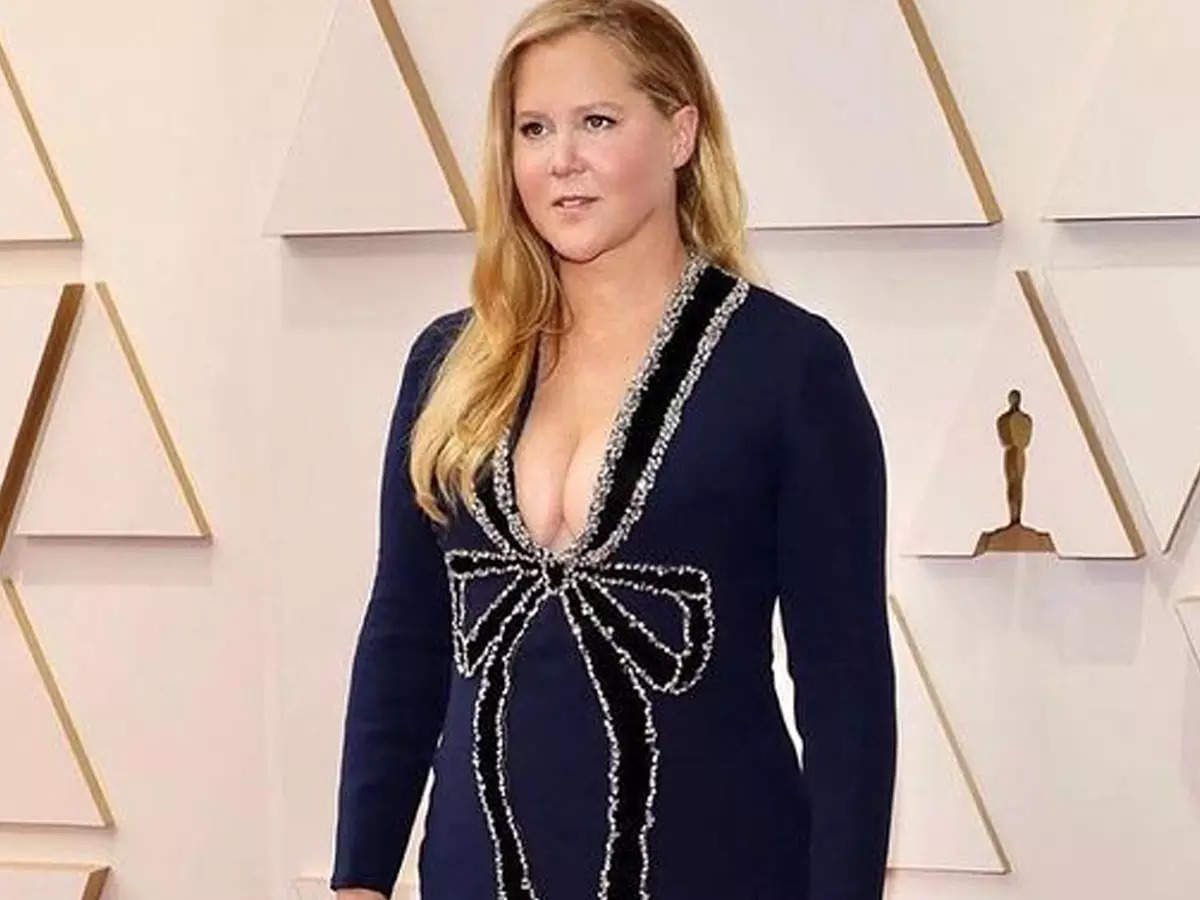 Did Amy Schumer Steal A Joke At The 2022 Oscars?