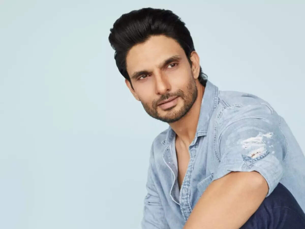 Har Phool Ki Mohini' tells love story of Haryanvi boy and south Indian girl - Times of India Har Phool Ki Mohini' tells love story of Haryanvi boy and south Indian girl - Times of India