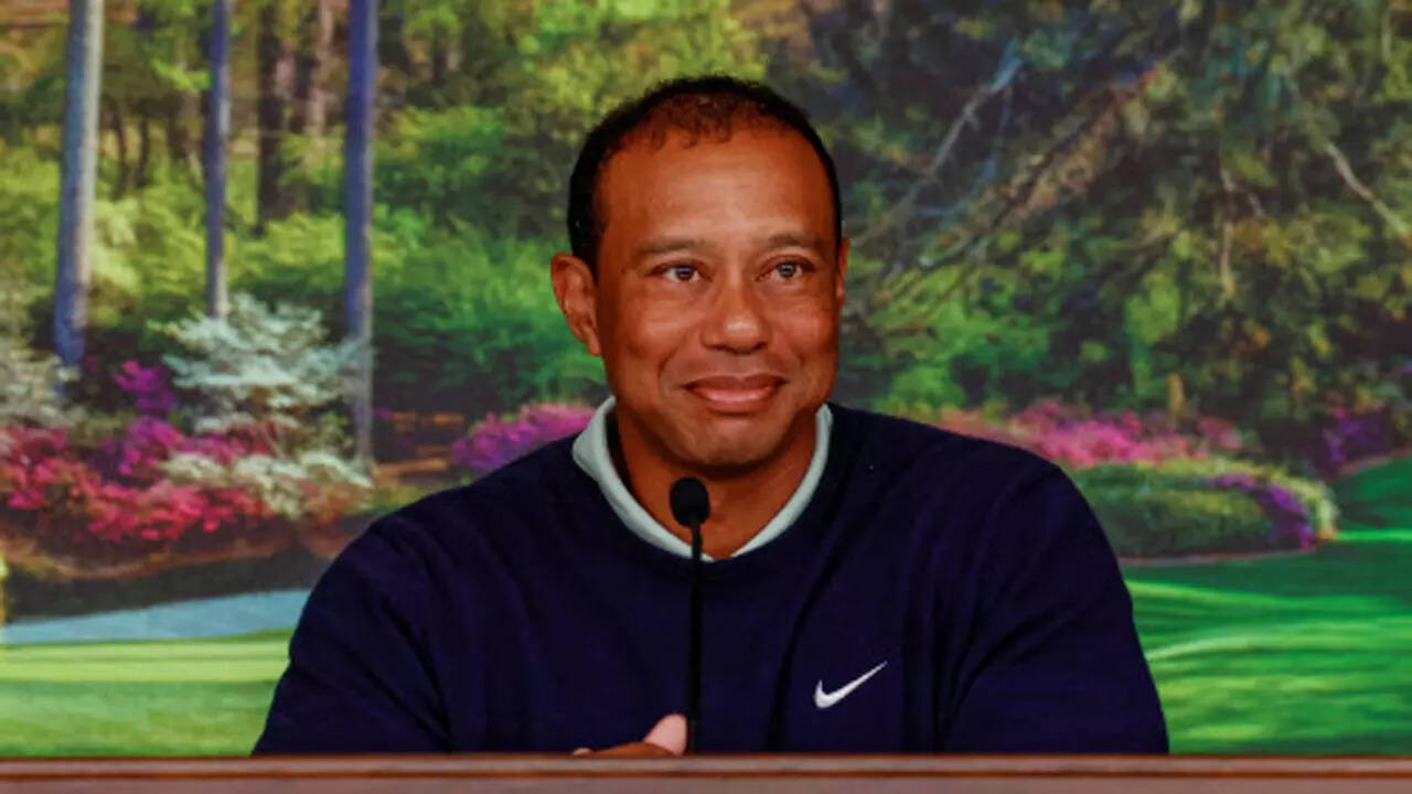 Tiger Woods paired with Oosthuizen 