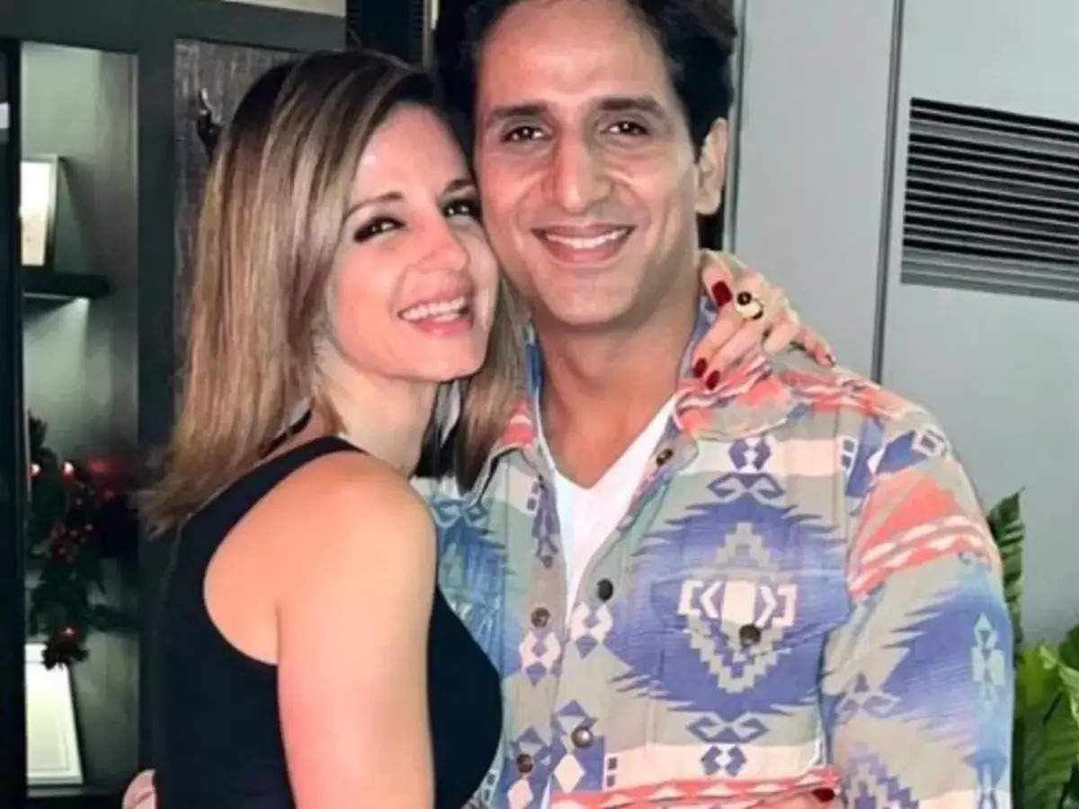 Arslan Goni calls Sussanne Khan 'Darling' as he congratulates her for designing new restaurant, check out latter's reaction | Hindi Movie News - Times of India