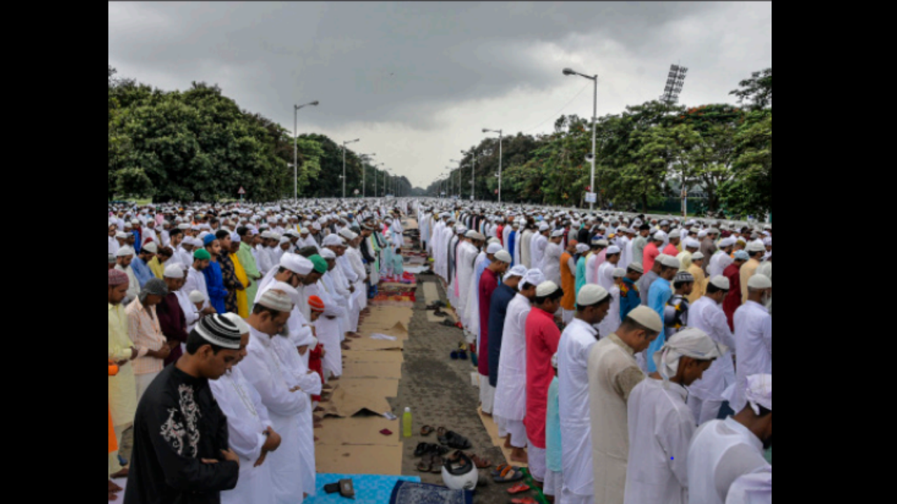 Eid Namaz To Be Held On Red Road After 2-year Covid Gap | Kolkata ...