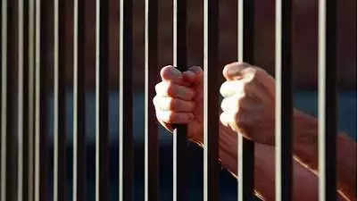Pune: 2 jail inmates booked on charge of assaulting undertrial prisoner |  Pune News - Times of India