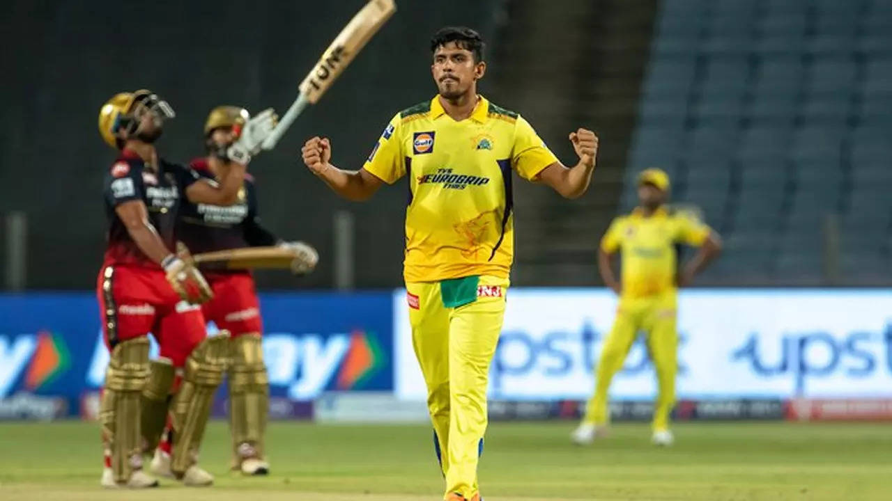 IPL 2022: CSK spinners restrict RCB to 173/8 | Cricket News ...