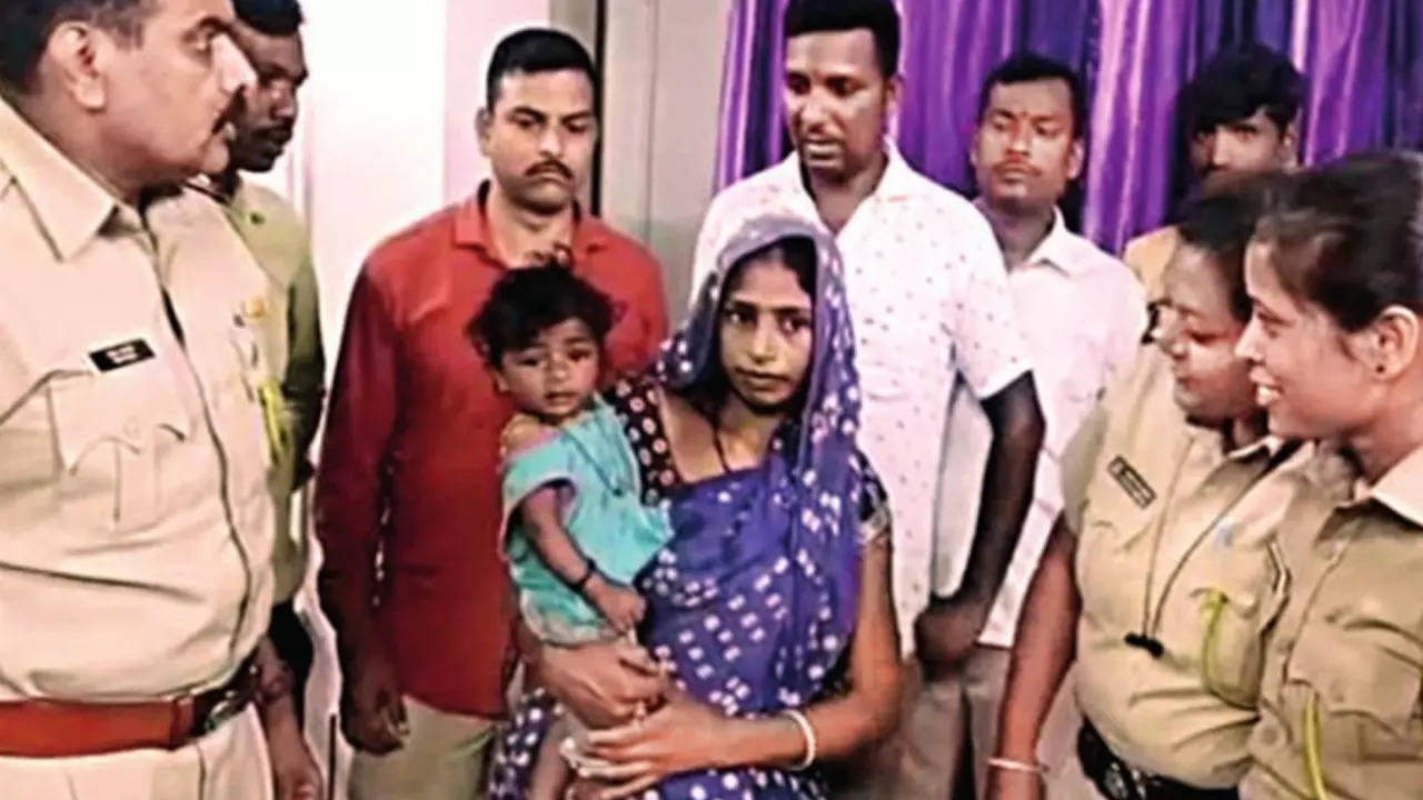 After the baby was identified home guard Yogesh Tare took custody of the child and nabbed the accused who was later identified as Kishore Dagle 