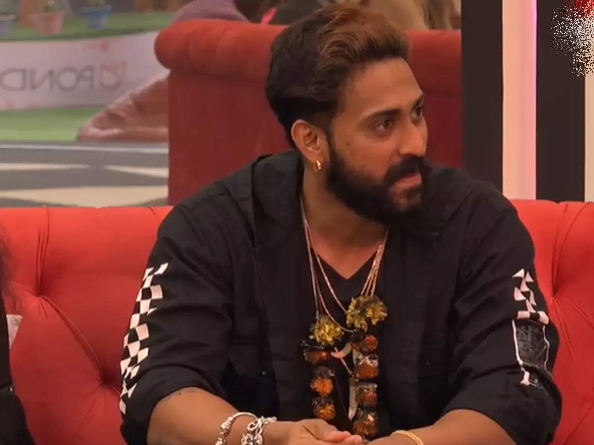 Bigg Boss Malayalam 4: Housemates Rate Ronson As An 'Undeserving  Candidate', Give Him The Maximum Number Of 'Rotten Garlands' - Times Of  India