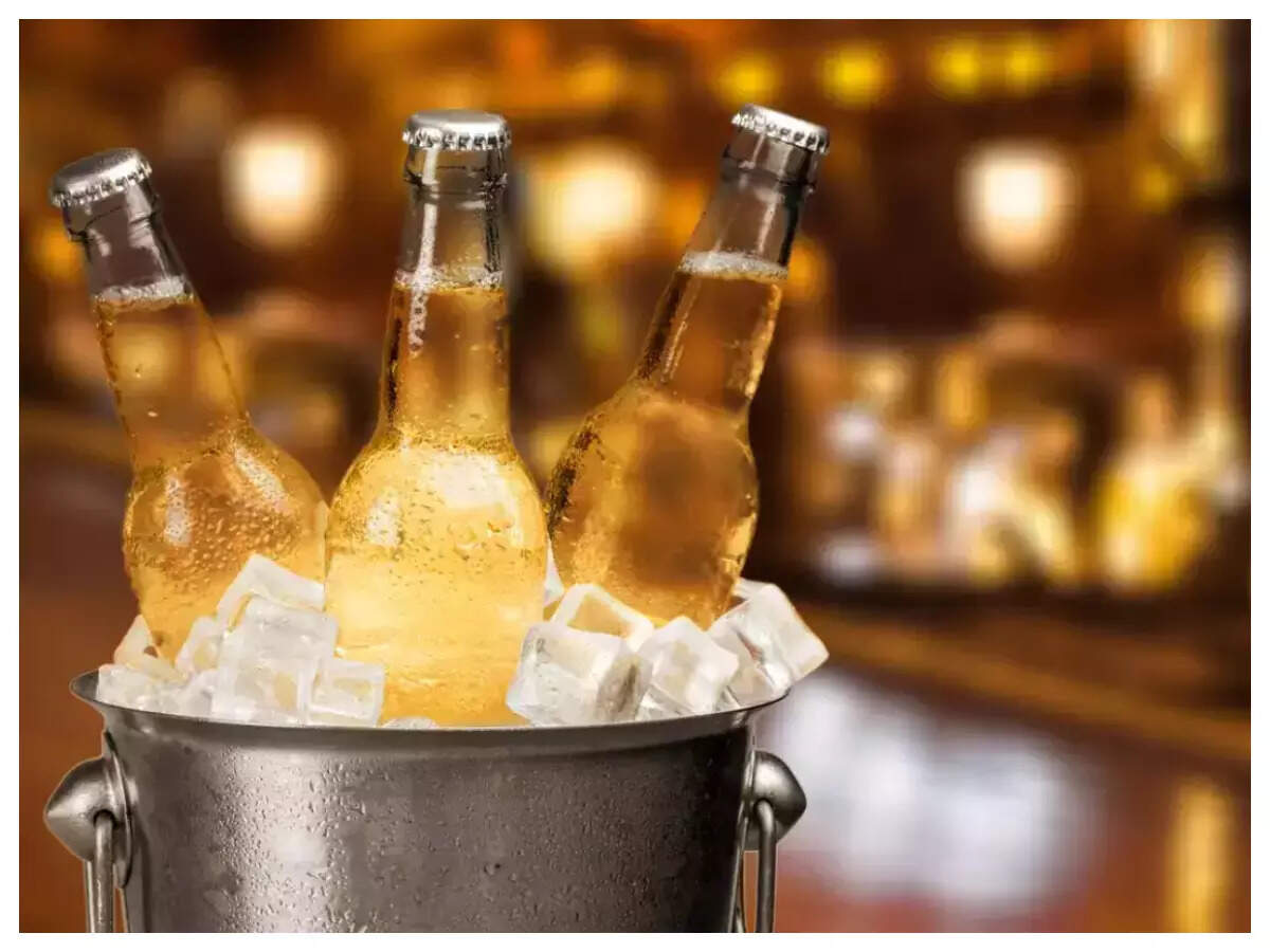 Man calls police to delivery beer 