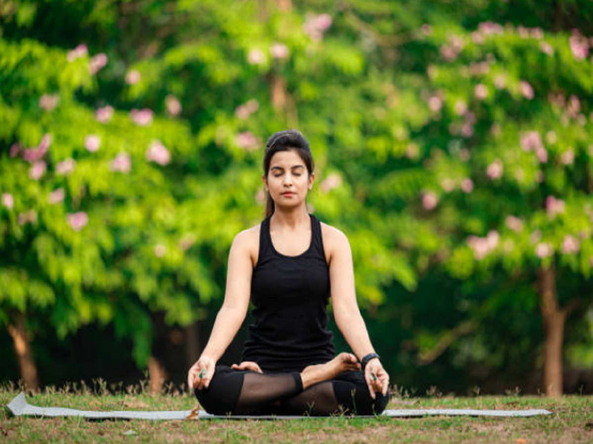 These 5 meditative asanas will help us de-stress & improve our well-being!