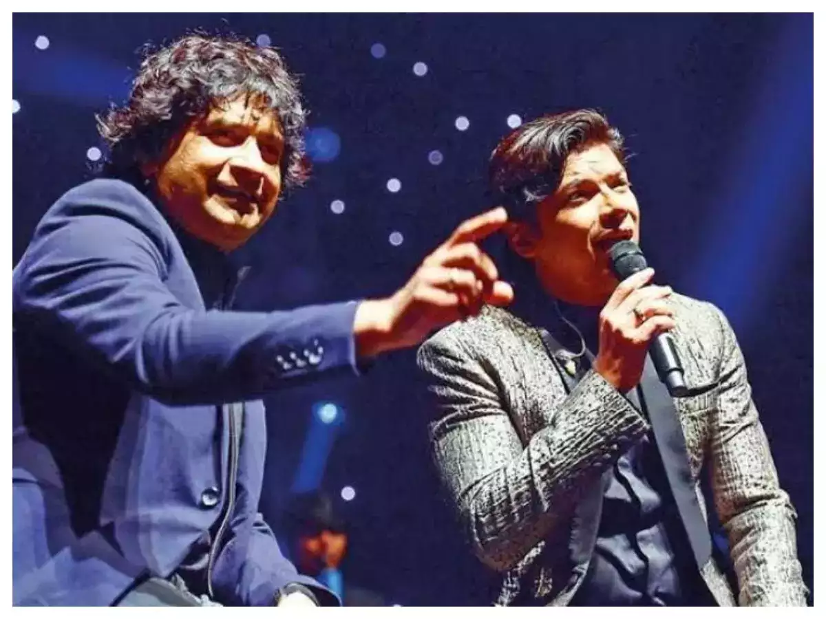Shaan pays tribute to KK; sings 'Pal' remembering the late singer at an  event - watch video | Hindi Movie News - Times of India