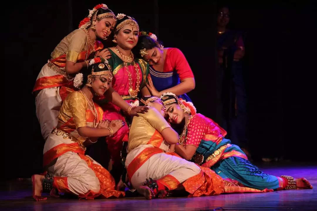 Danseuse Prerna Gangopadhyay and her students put up a mesmerising show at a city auditorium
