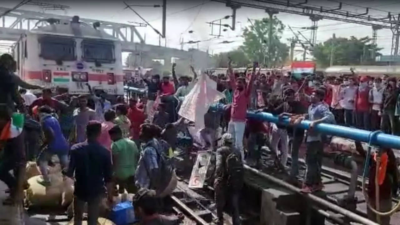 The protesters also vandalised shops and offices at the Secunderabad railway stations.  