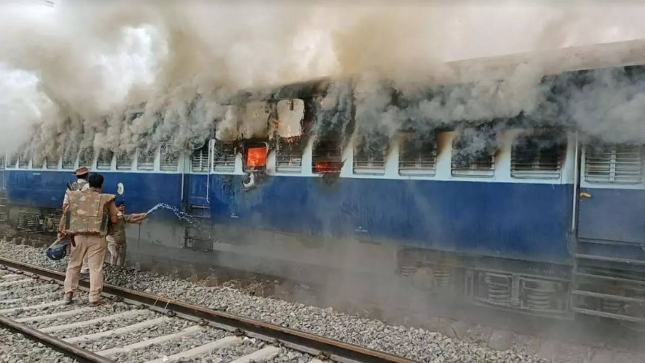 Varanasi to ballia train