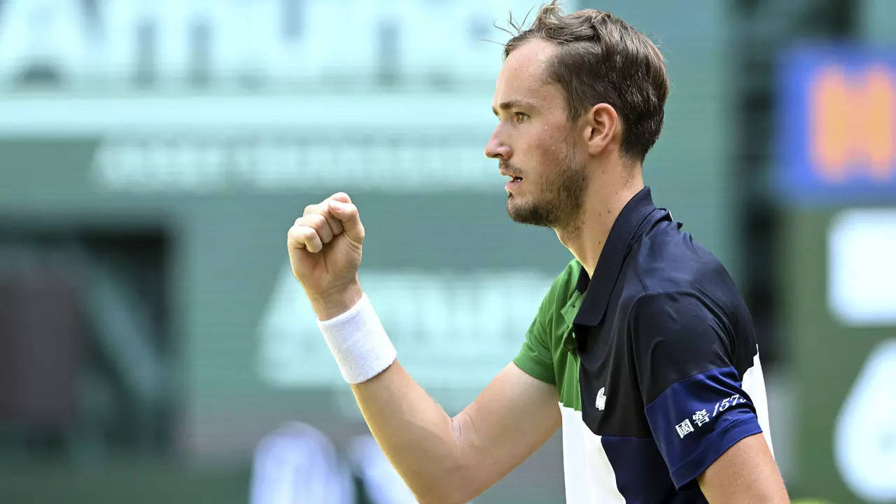Daniil Medvedev stays top of ATP rankings, Hubert Hurkacz back in top 10 Tennis News